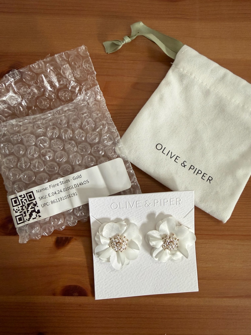 Olive & Piper - Fiore Gold studs